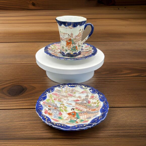 Vintage Kutani Eggshell Porcelain Chocolate Cup w/ Two Saucers Signed - Picture 1 of 8